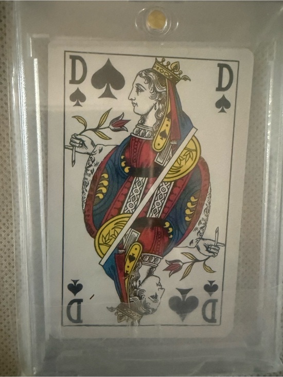 Louis Vuitton Other - Louis Vuitton Exclusive Paris Edition Queen of Spades Playing Card with COA